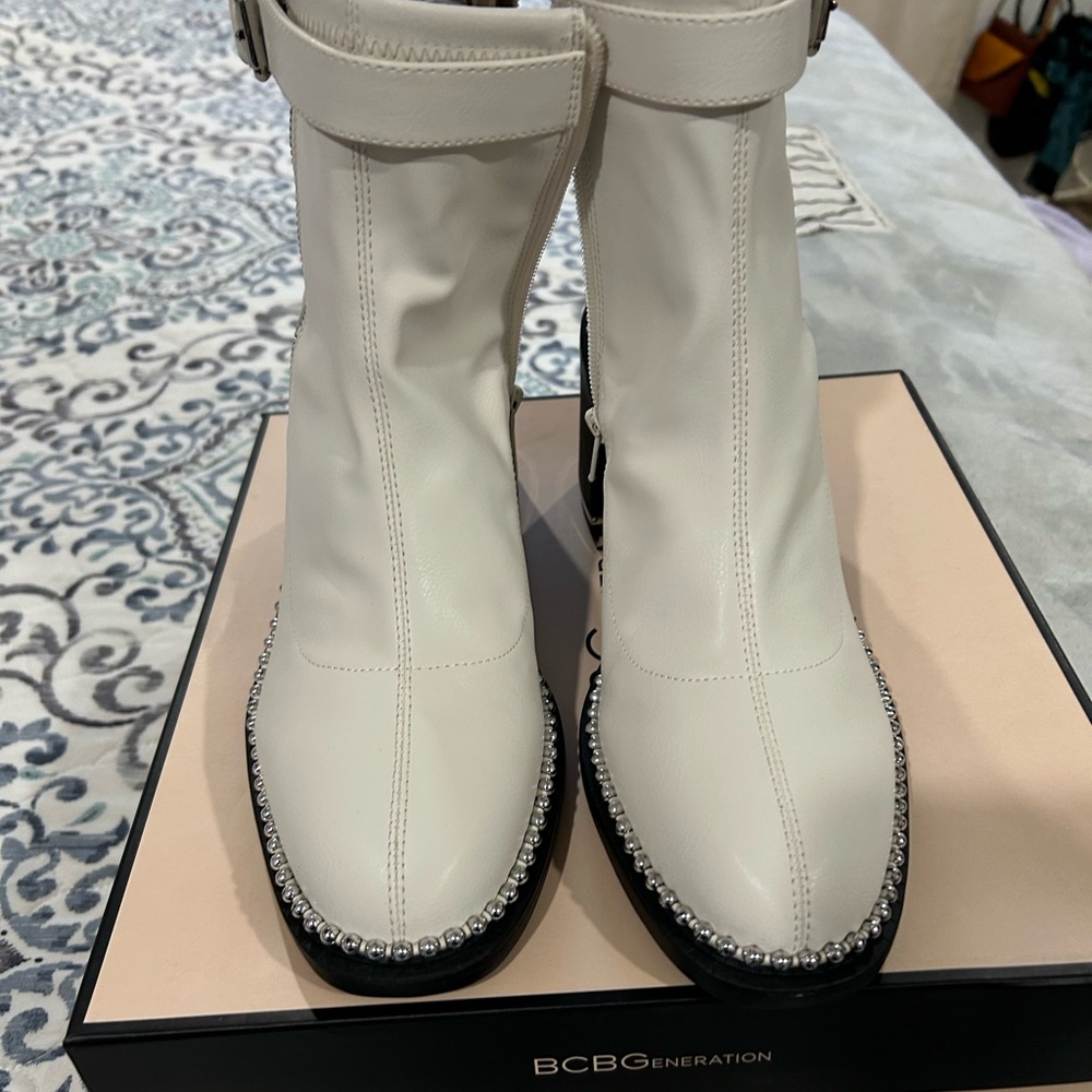 BCBGeneration Cream Ankle Boots with Silver Details - Picture 4 of 4